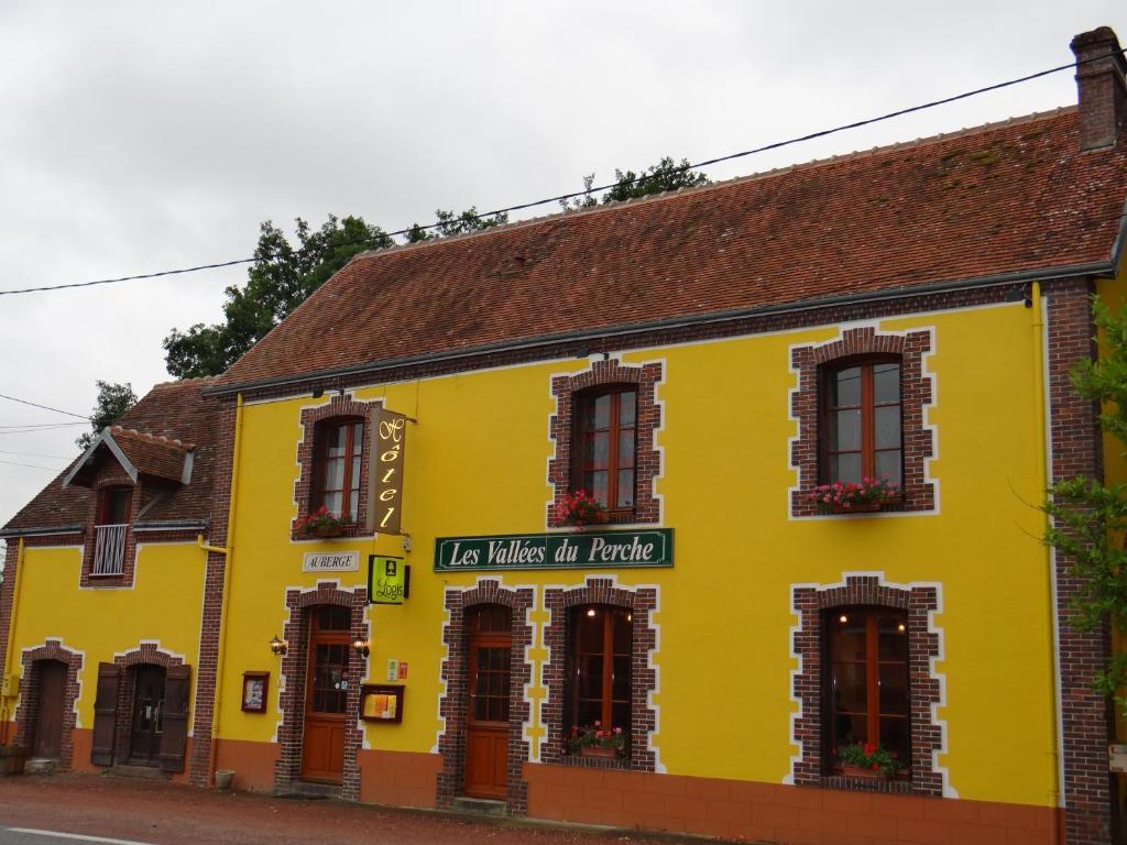 Logis-Hotel Restaurant Auberge Les Vallees Du Perche Vicheres ภายนอก รูปภาพ